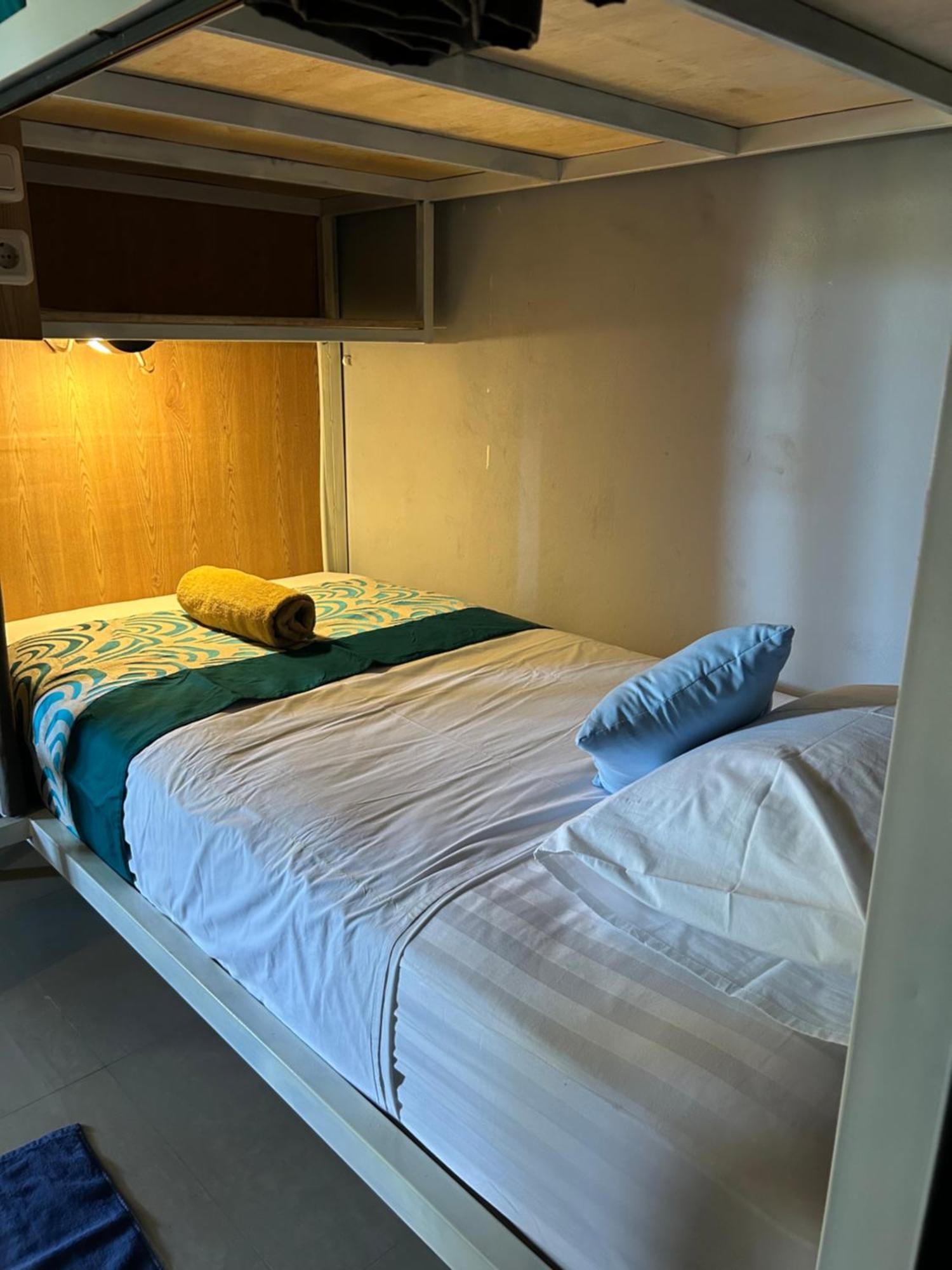 Blue Waves Hostel Amed Ambat Екстериор снимка