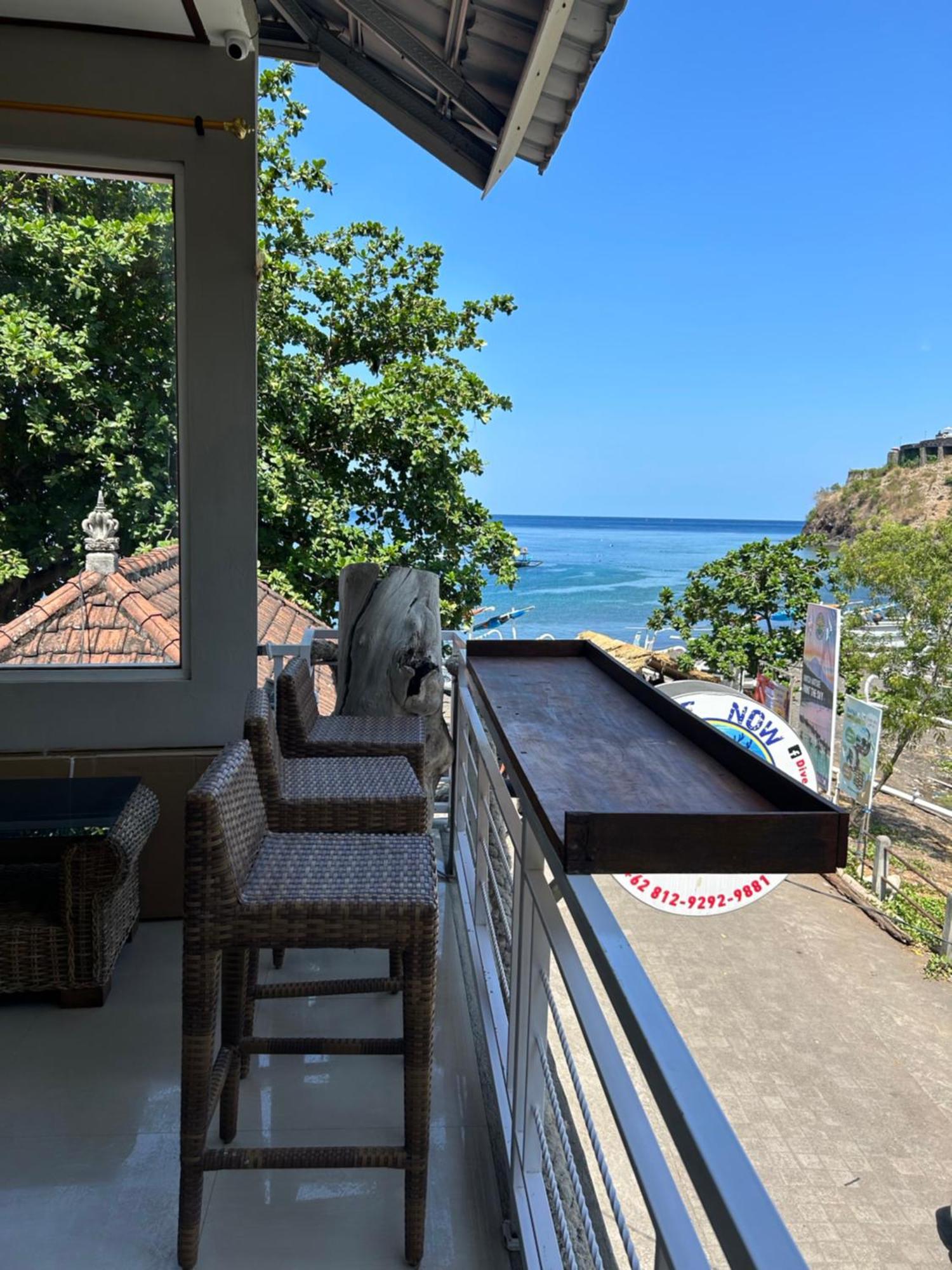 Blue Waves Hostel Amed Ambat Екстериор снимка