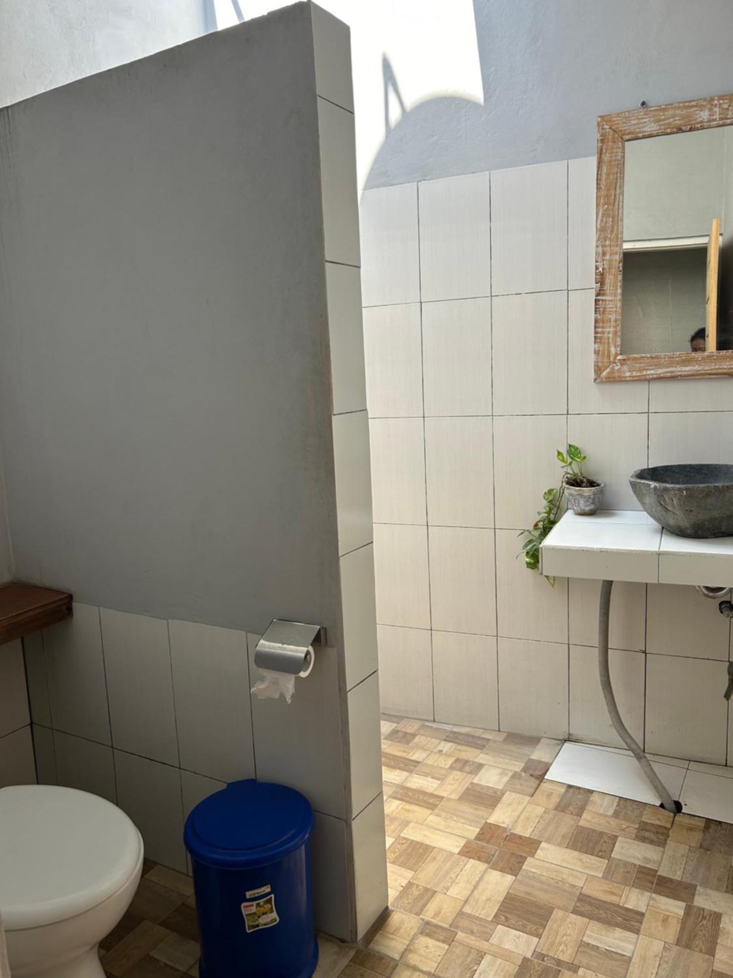 Blue Waves Hostel Amed Ambat Екстериор снимка