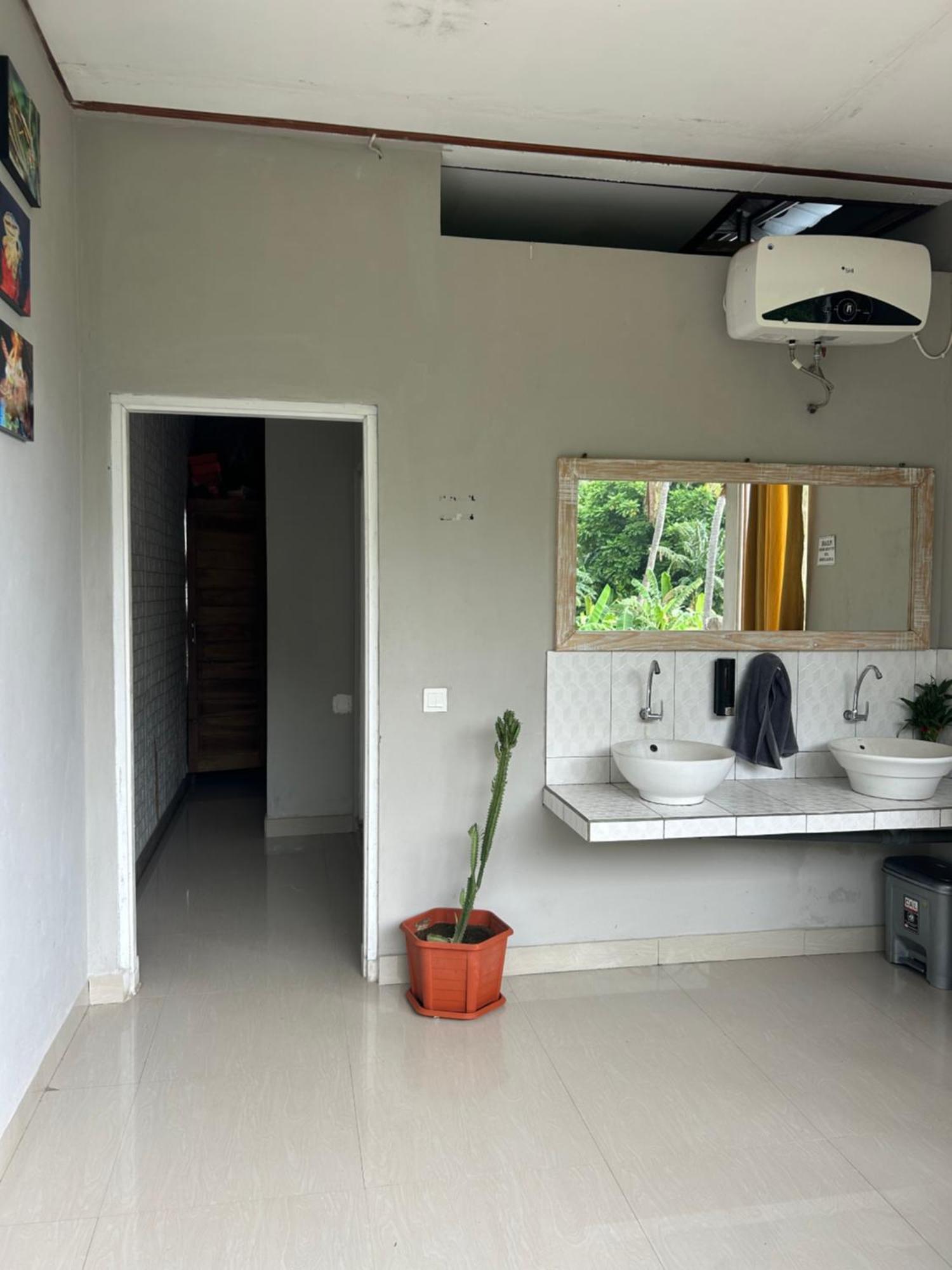 Blue Waves Hostel Amed Ambat Екстериор снимка